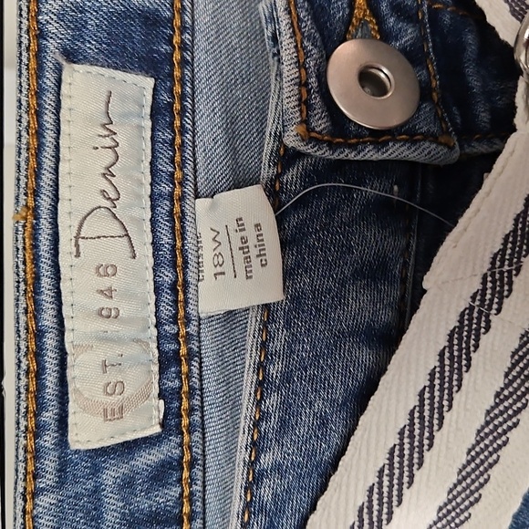 Cato Blue Ankle Cropped Jeans with Belt - Picture 2 of 6